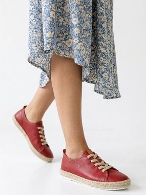Volks Walkers Belle Red Leather Espadrille Bungee Sneakers Women’s 38EU